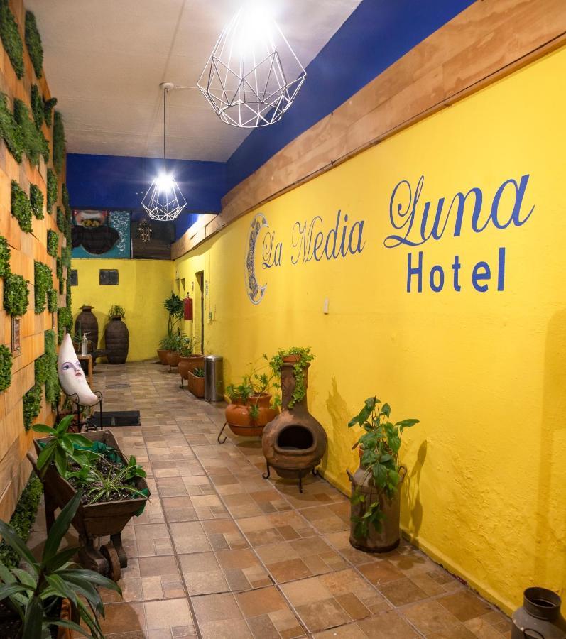 Hotel Media Luna Guadalajara Exteriér fotografie